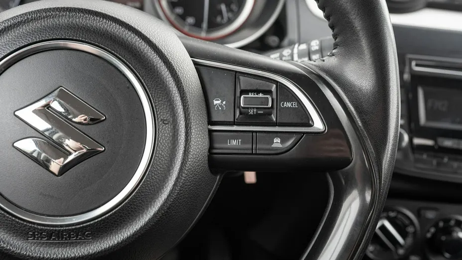SUZUKI Swift -
