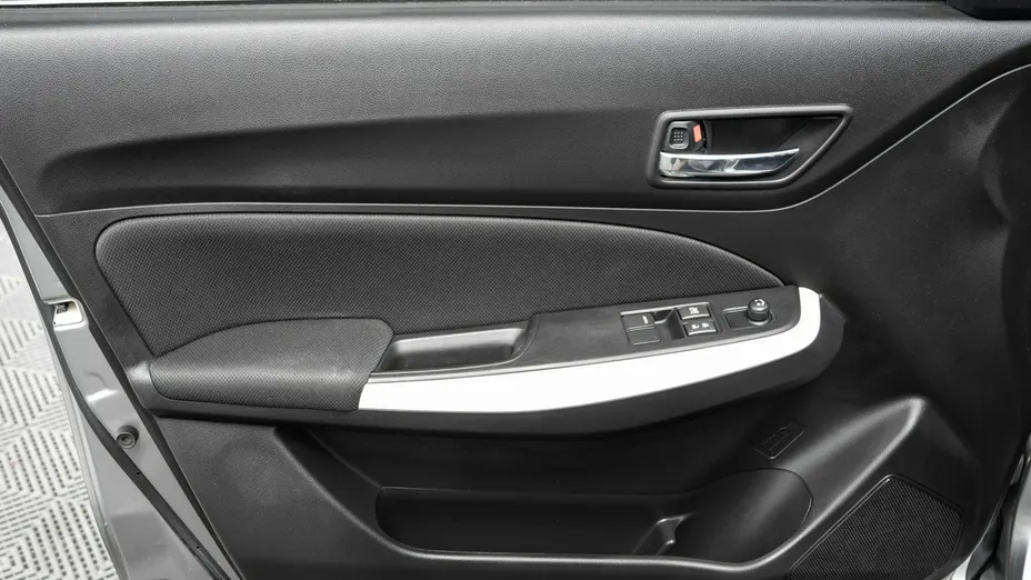 SUZUKI Swift -