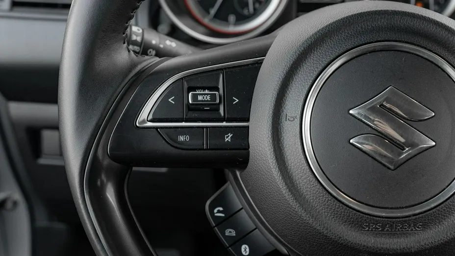 SUZUKI Swift -