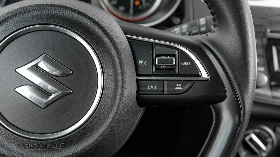 SUZUKI Swift -