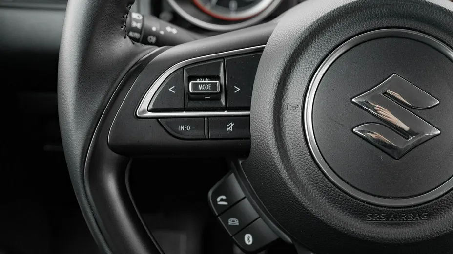 SUZUKI Swift -