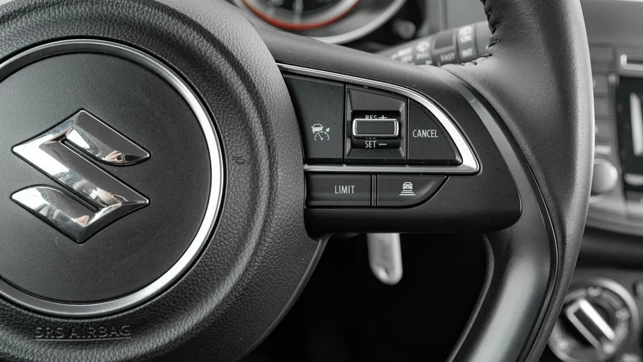 SUZUKI Swift -
