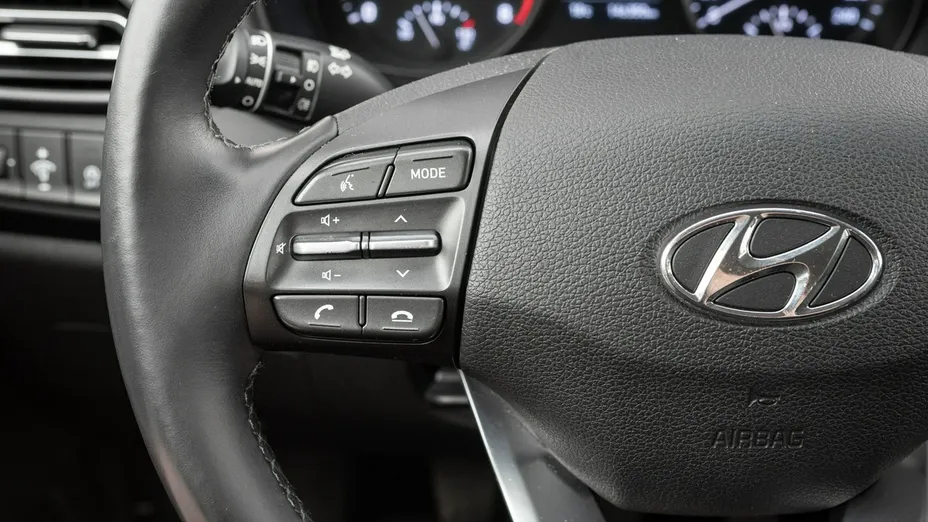 HYUNDAI i30 -