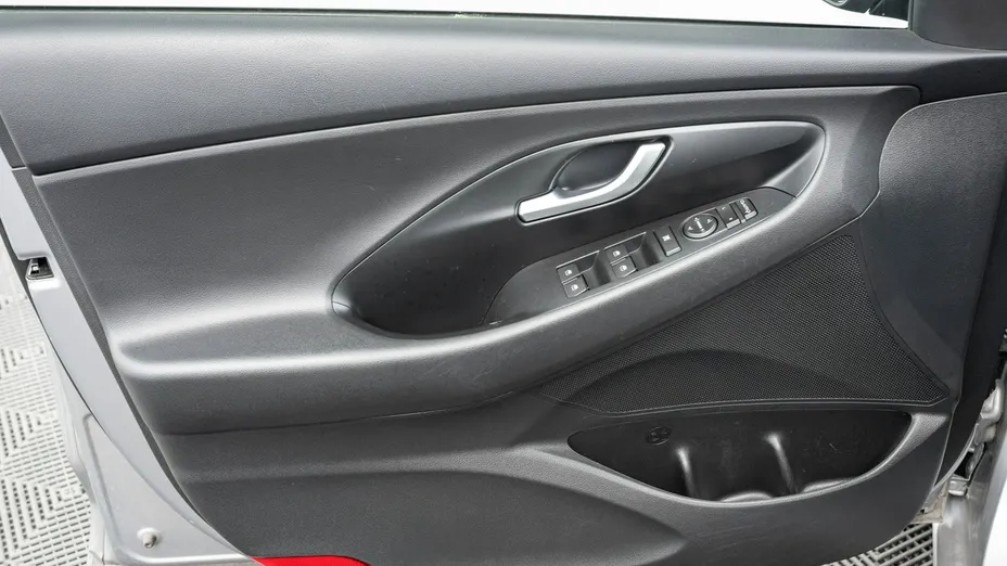 HYUNDAI i30 -