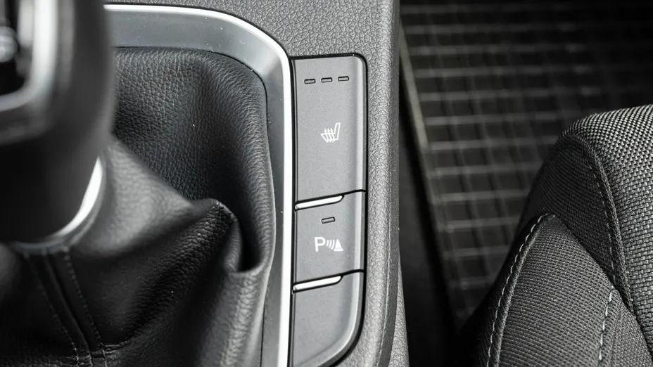 HYUNDAI i30 -