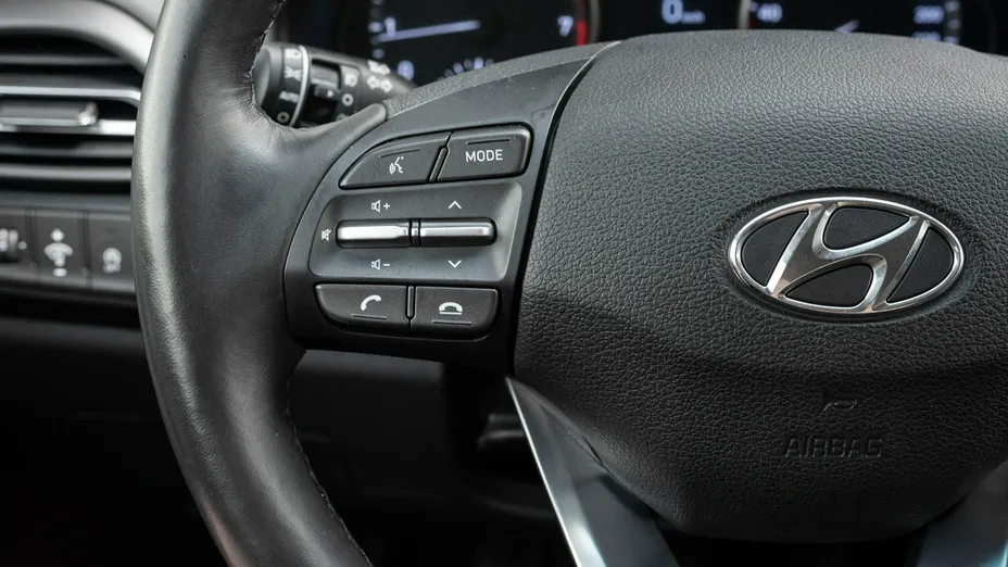 HYUNDAI i30 -