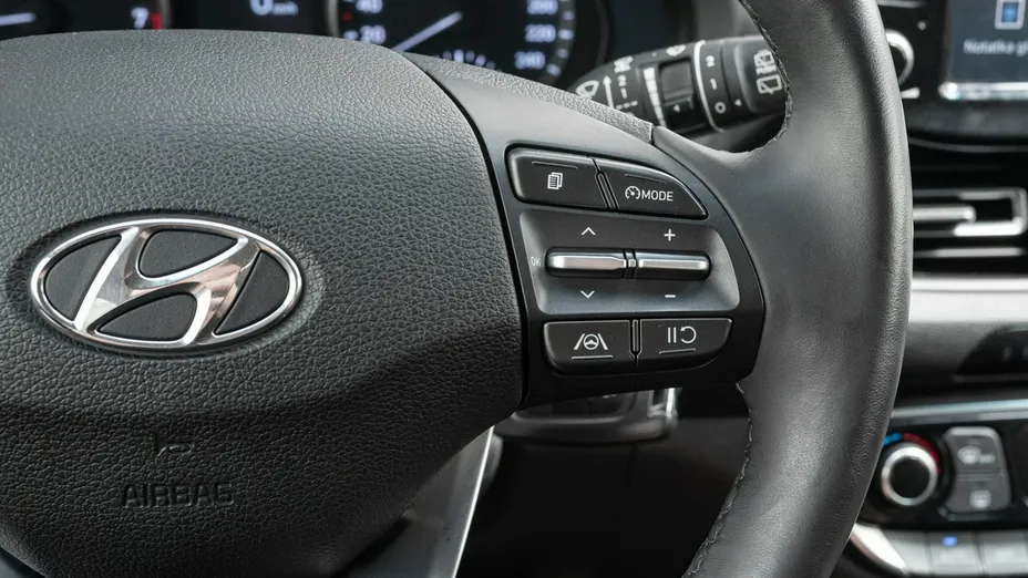 HYUNDAI i30 -