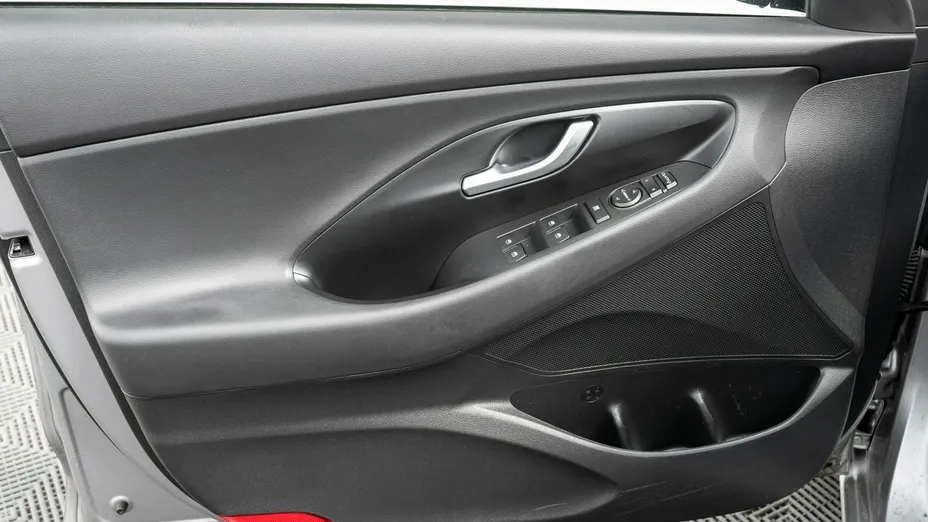 HYUNDAI i30 -