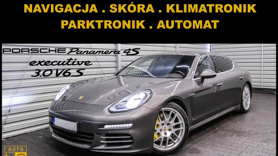 PORSCHE Panamera -