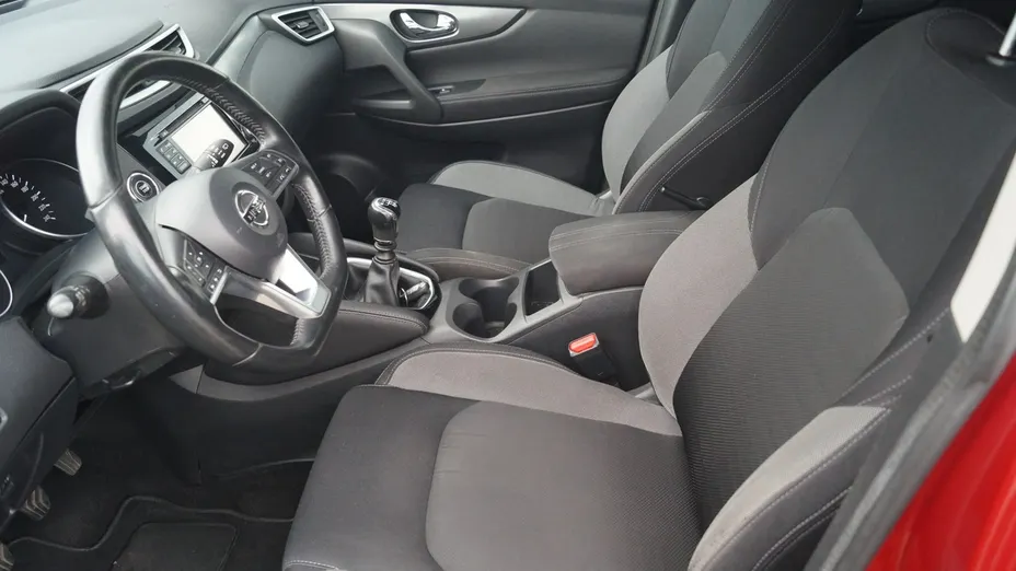 NISSAN Qashqai -
