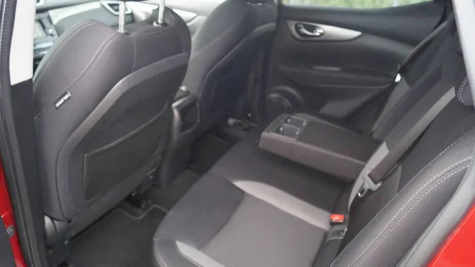 NISSAN Qashqai -