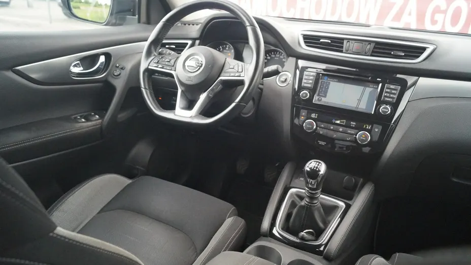 NISSAN Qashqai -
