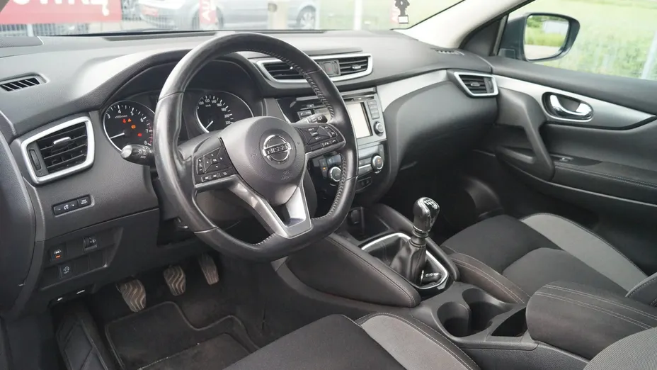 NISSAN Qashqai -