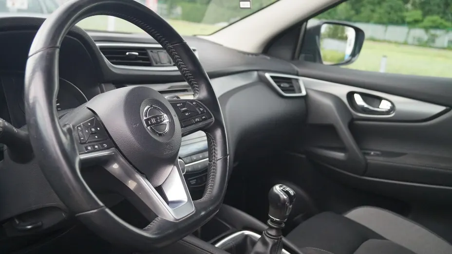 NISSAN Qashqai -