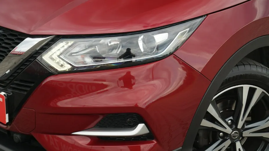 NISSAN Qashqai -