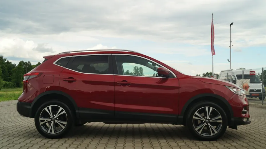 NISSAN Qashqai -
