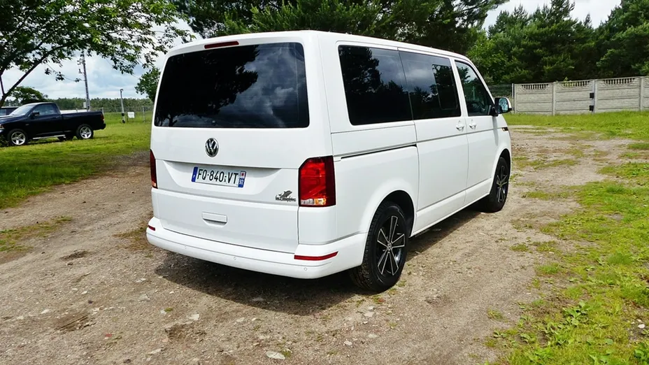 VOLKSWAGEN Transporter -