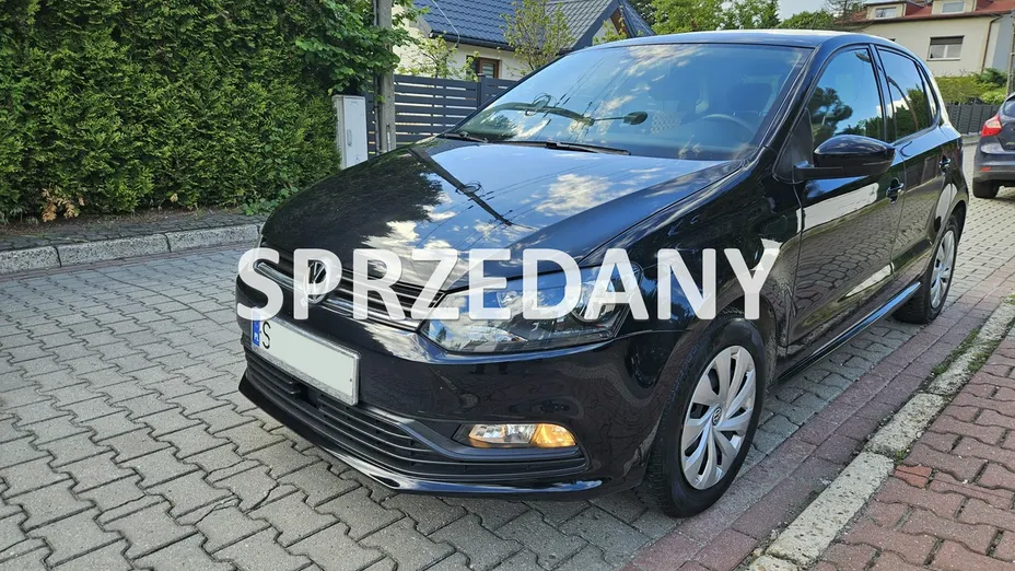 VOLKSWAGEN Polo -