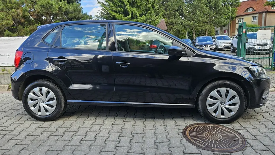 VOLKSWAGEN Polo -