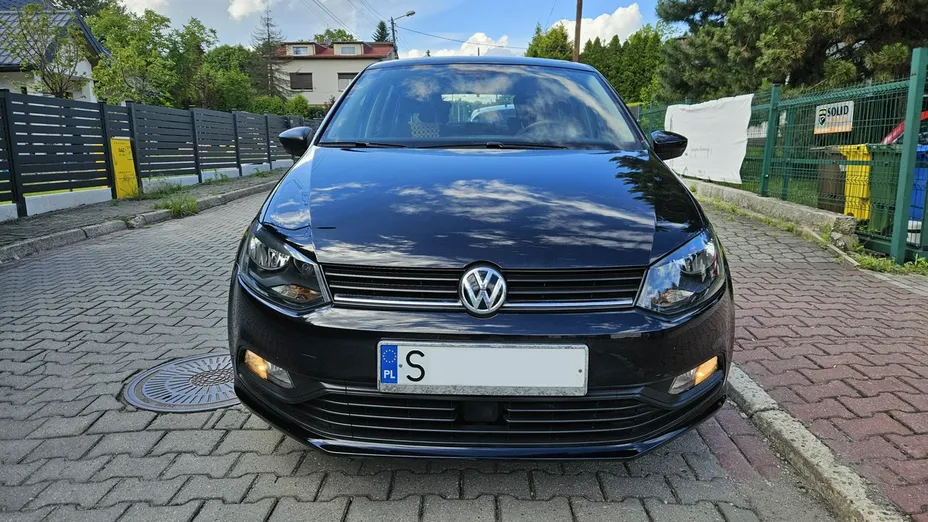 VOLKSWAGEN Polo -