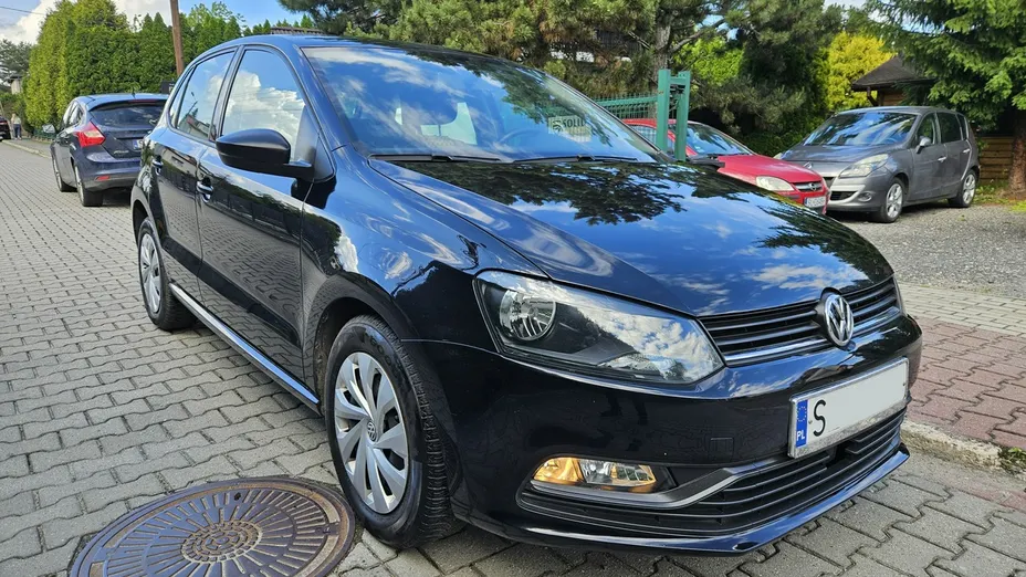 VOLKSWAGEN Polo -