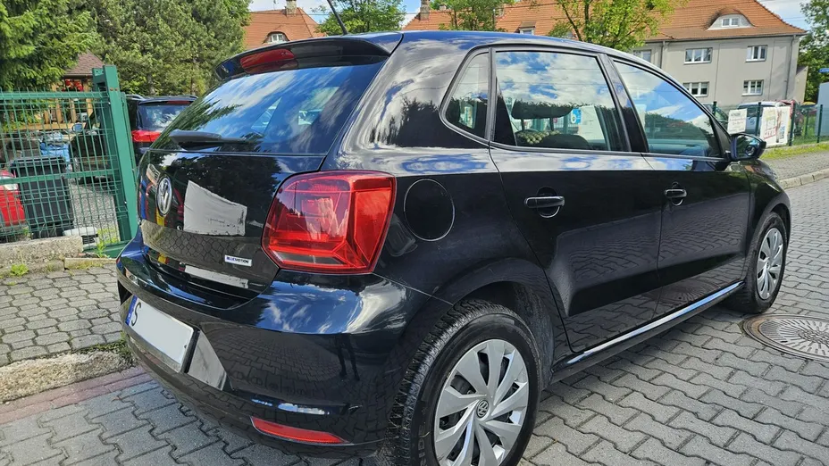 VOLKSWAGEN Polo -