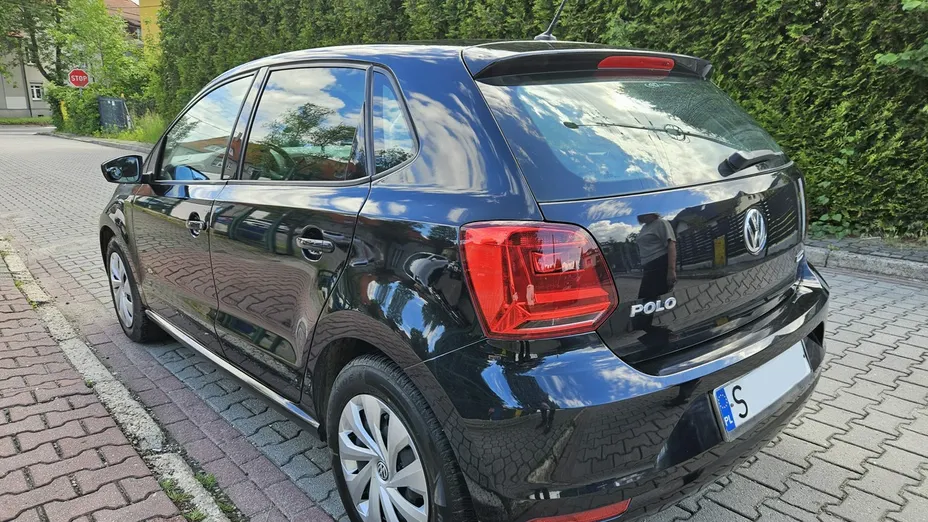 VOLKSWAGEN Polo -