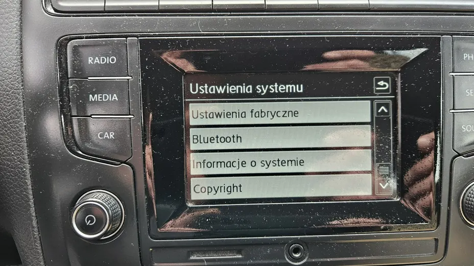 VOLKSWAGEN Polo -