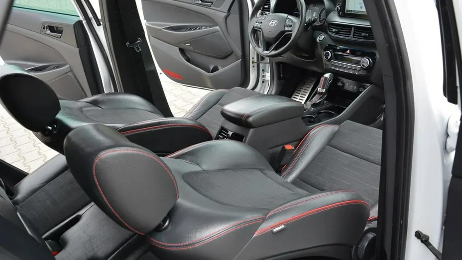 HYUNDAI Tucson -