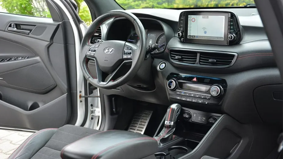 HYUNDAI Tucson -