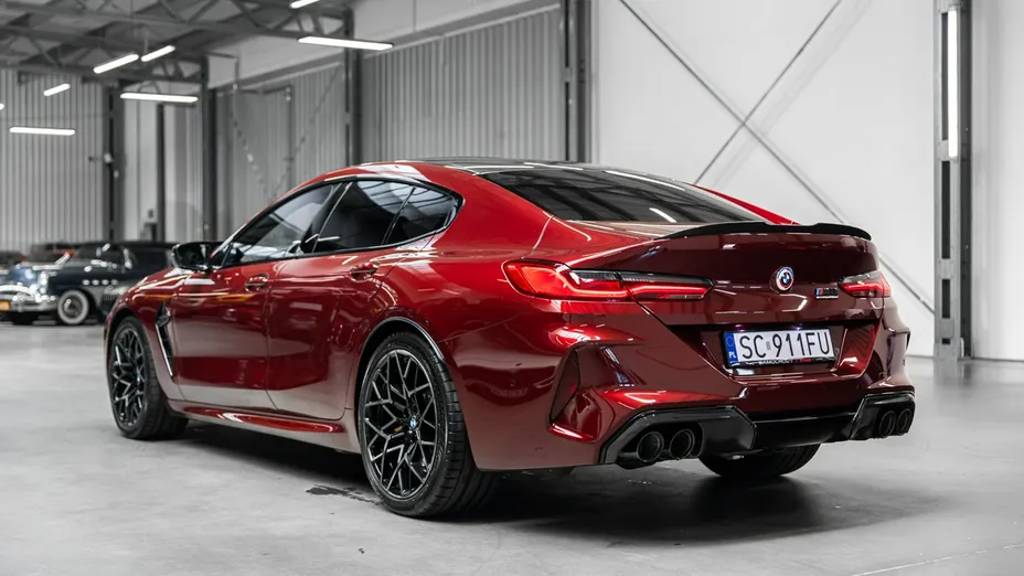 BMW M8 -