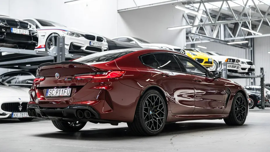 BMW M8 -