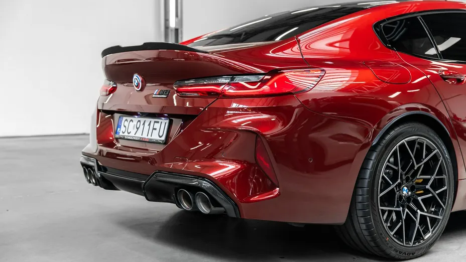 BMW M8 -