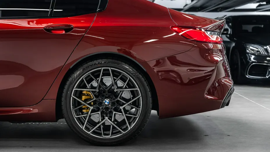 BMW M8 -