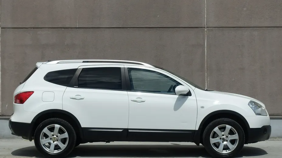 NISSAN Qashqai+2 -