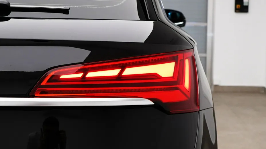 AUDI Q5 -