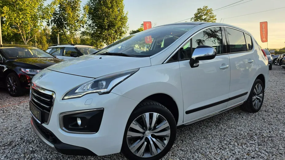 PEUGEOT 3008 -