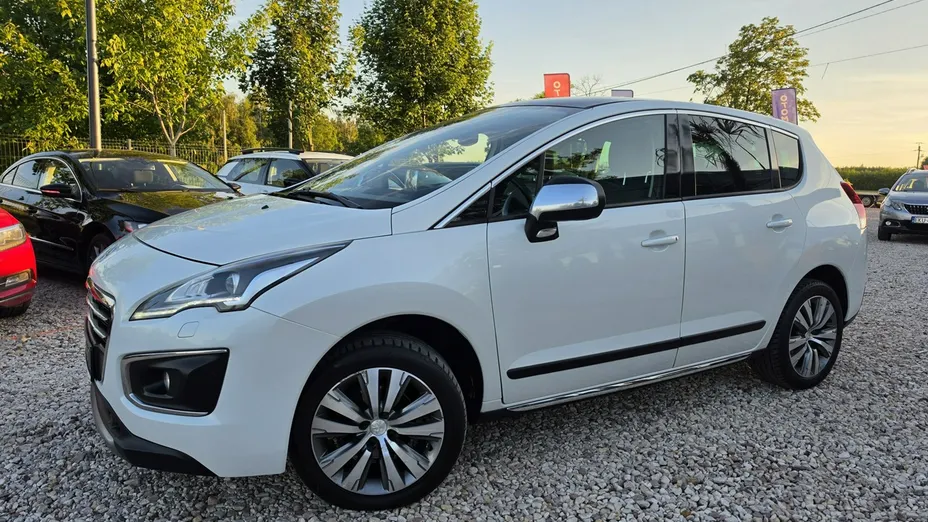 PEUGEOT 3008 -