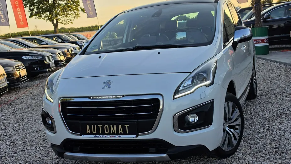 PEUGEOT 3008 -
