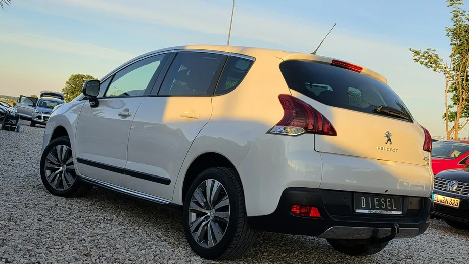 PEUGEOT 3008 -
