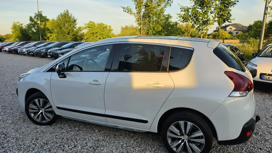 PEUGEOT 3008 -