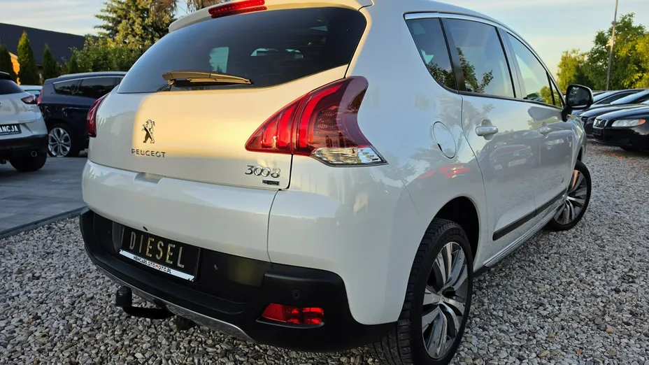 PEUGEOT 3008 -