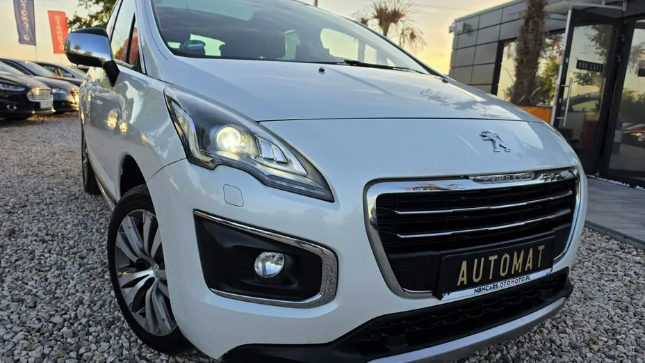 PEUGEOT 3008 -