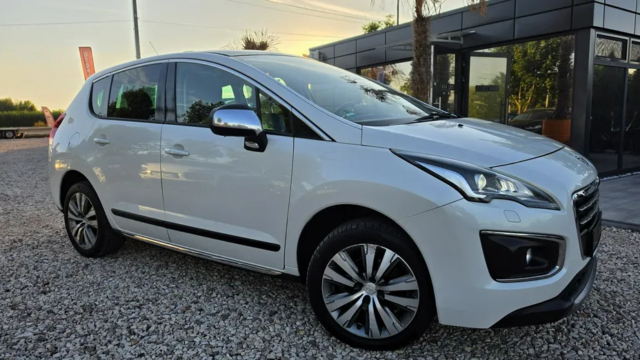 PEUGEOT 3008 -