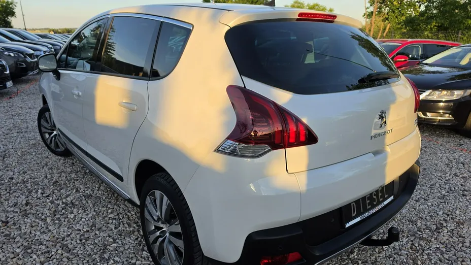 PEUGEOT 3008 -