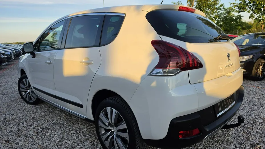 PEUGEOT 3008 -