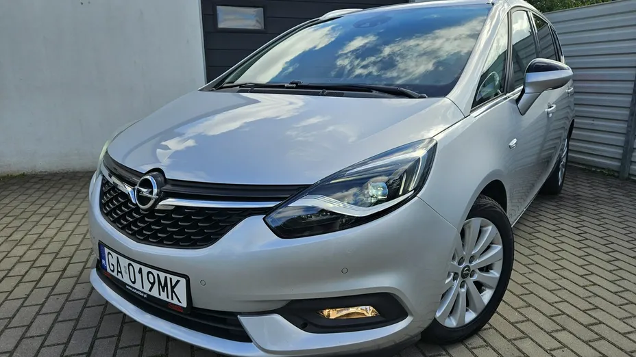 OPEL Zafira -