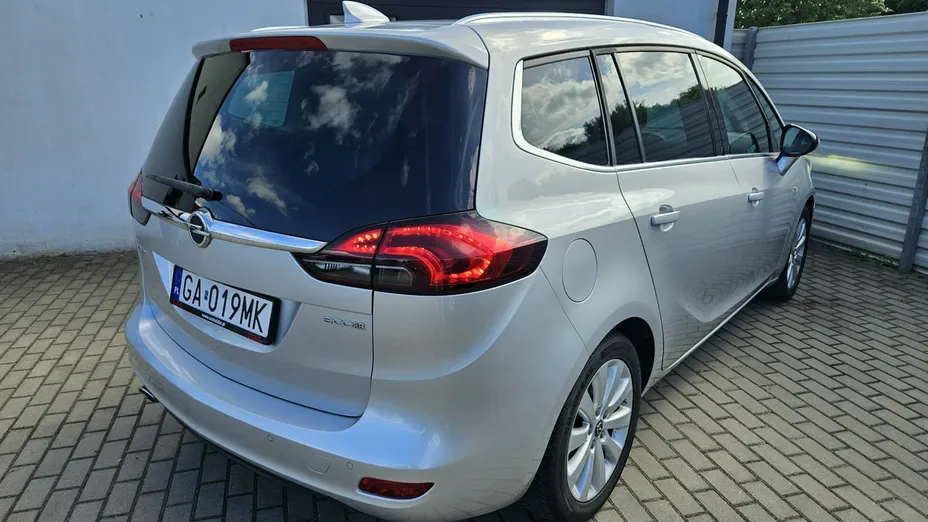 OPEL Zafira -