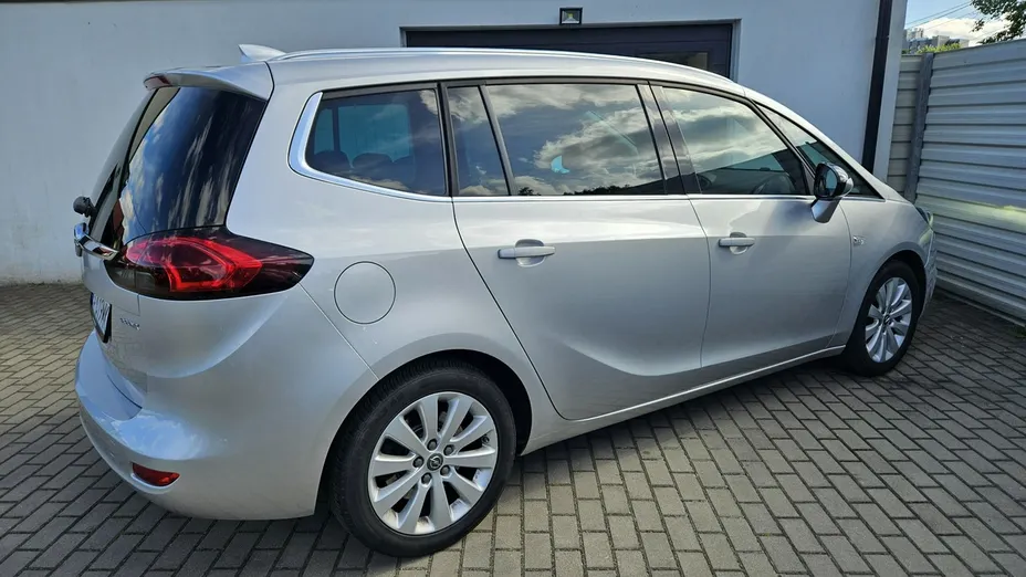 OPEL Zafira -