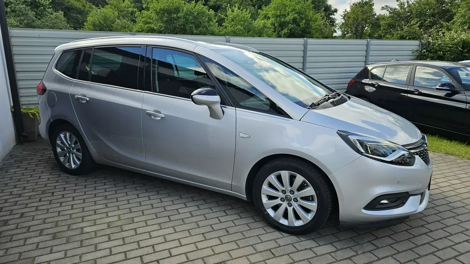 OPEL Zafira -